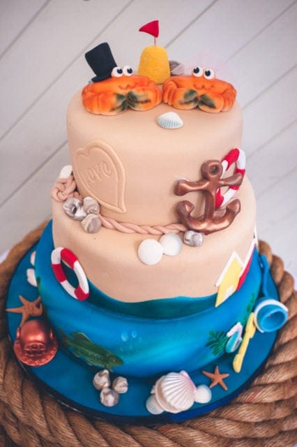 Crabs sea nautical wedding cake